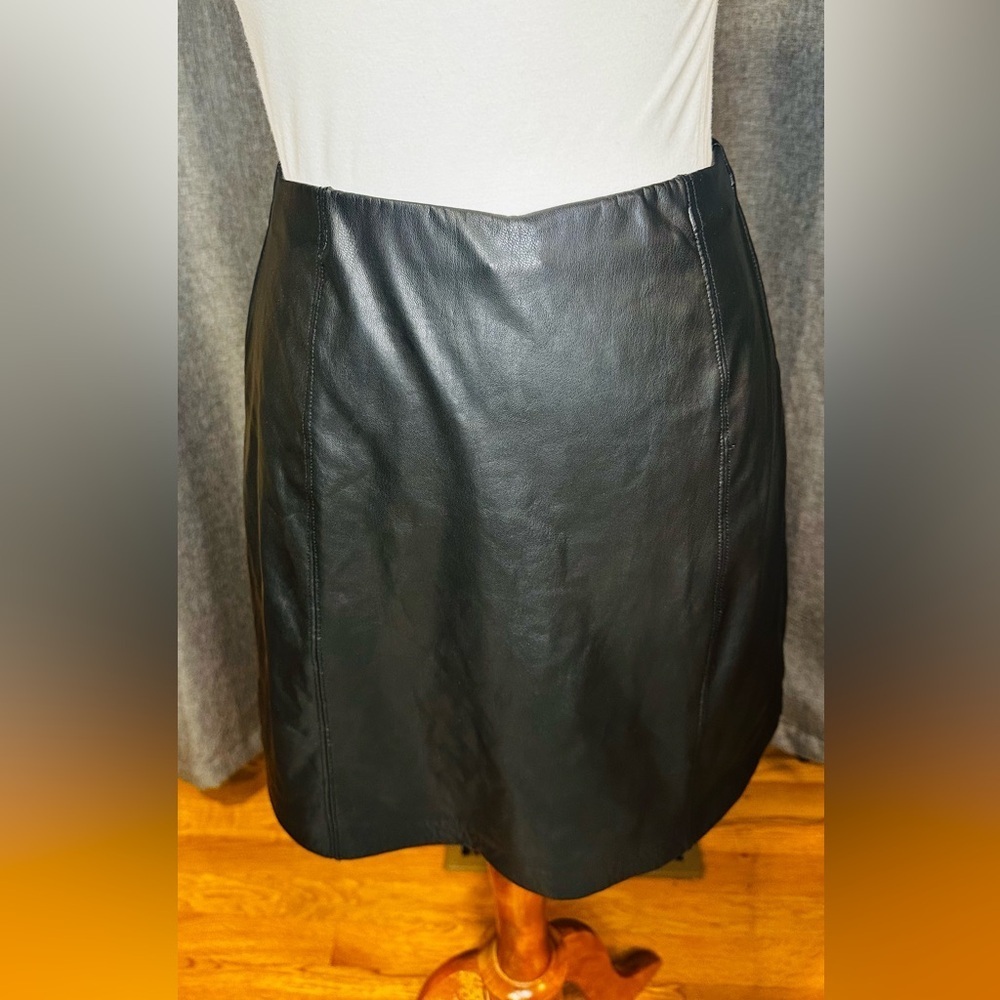 🔥 Olive + Oak Faux Leather Mini Skirt | Size Small | Black 🔥